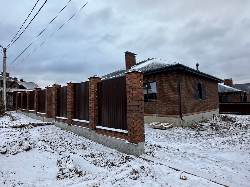 Забор в д. Маслово, Тульская область