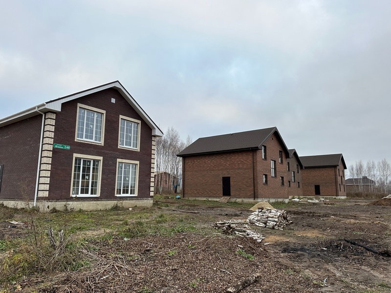 Комплекс коттеджей по типовому проекту ТАНГО в д. Ямны, Тульская область